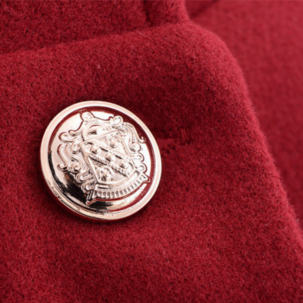 Damski płaszcz pelerynowy z paskiem – stylowe okrycie wierzchnie