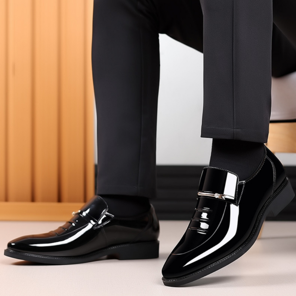 Męskie Połyskujące Wsuwane Buty – Stylowe Skórzane Mokasyny Lakierowane