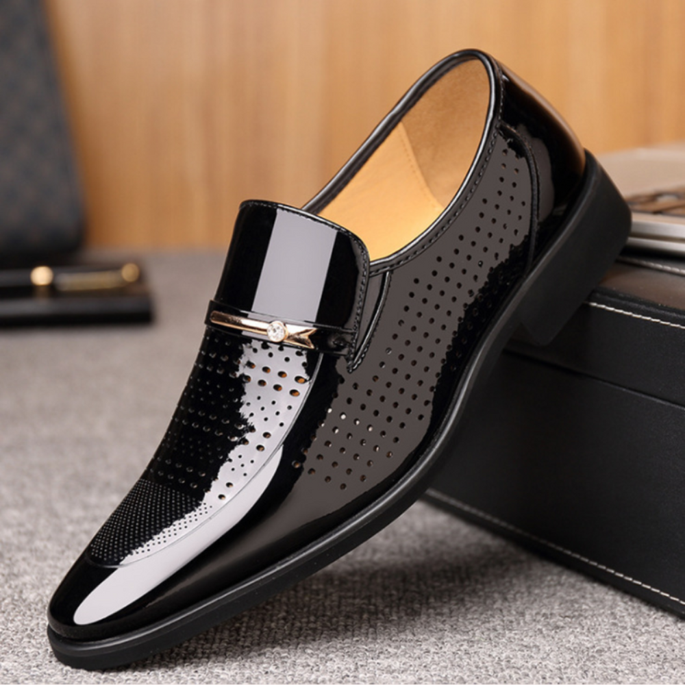 Męskie Połyskujące Wsuwane Buty – Stylowe Skórzane Mokasyny Lakierowane